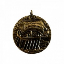 CHARM MEDAILLE BATEAU DORE VIF PATINE